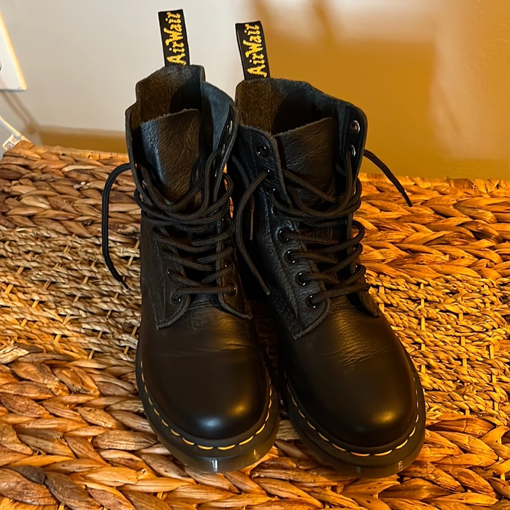 Dr. Martens like new. Only wore few times